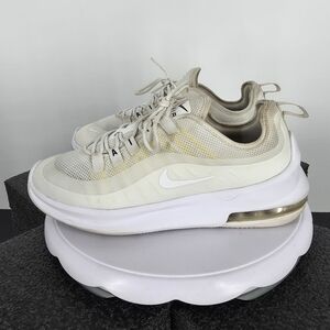 Nike Air Max Axis Women’s 8.5 Triple White Running Shoes Sneakers AA2168-100